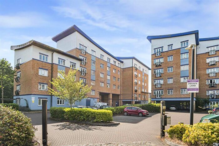 1 Bedroom Flat For Sale In Luscinia ViewNapier RoadReadingBerkshire, RG1