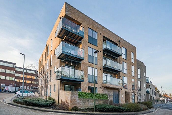 2 Bedroom Apartment For Sale In Bruce Grove, Orpington, BR6