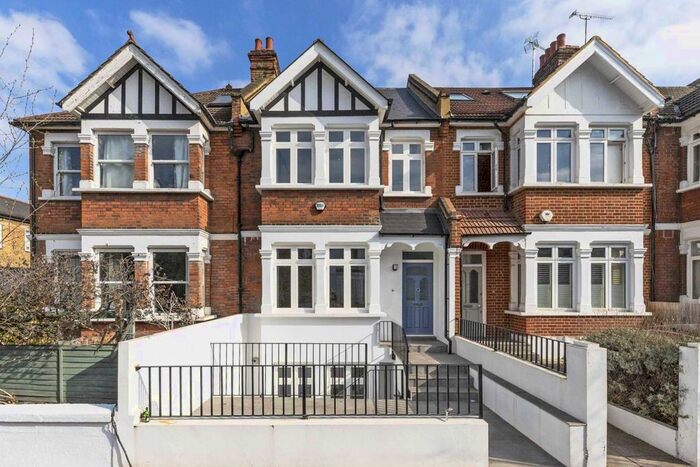 5 Bedroom Terraced House To Rent In Geraldine Road, London, SW18