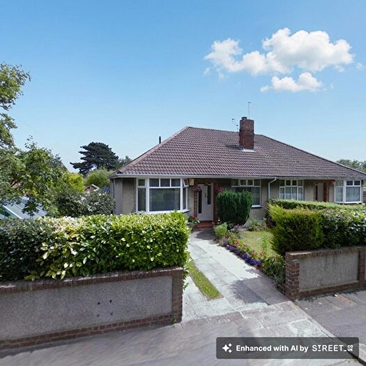 2 Bedroom Semi-Detached Bungalow For Sale In Snowdon Road, Bristol, BS16