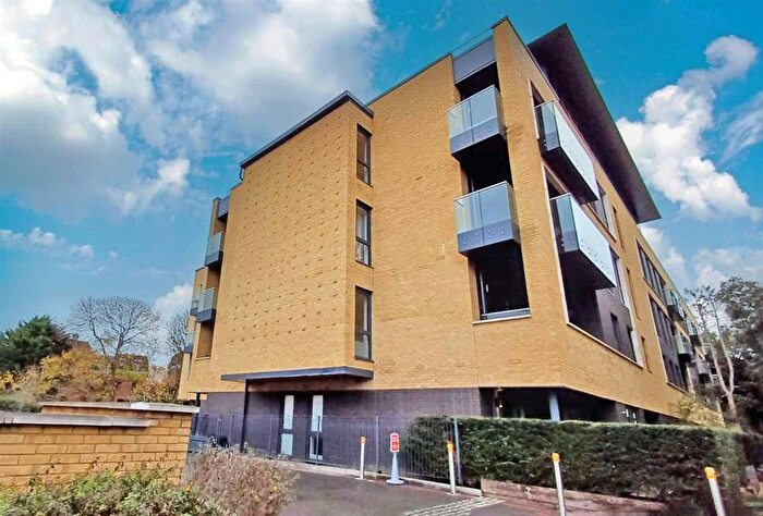 2 Bedroom Flat For Sale In Pipit Drive, London, SW15