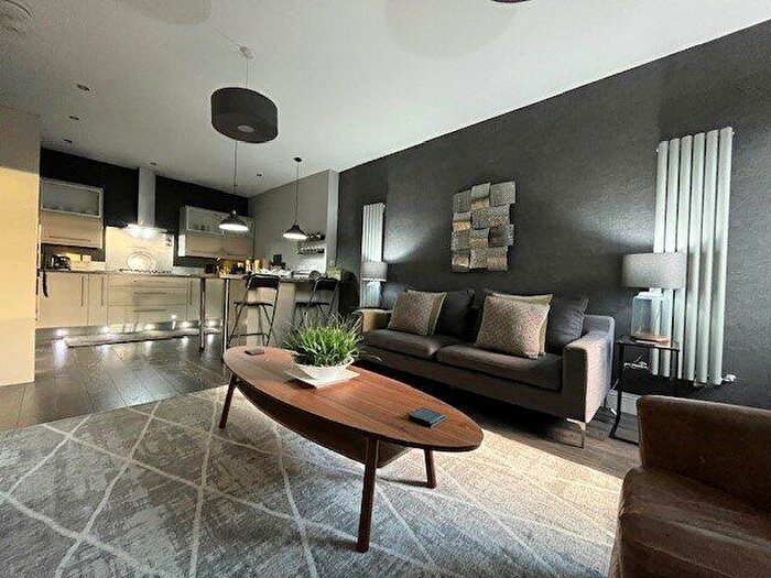 2 Bedroom Flat To Rent In Bon Accord Street, Aberdeen, AB11