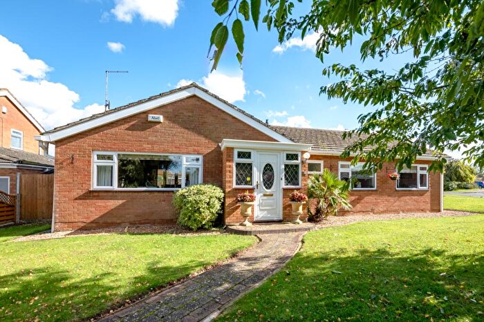3 Bedroom Bungalow For Sale In Hawkins Close, Perry, Huntingdon, Cambridgeshire, PE28