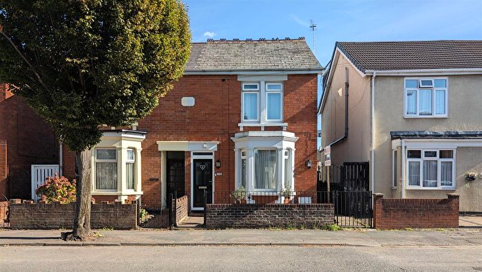 3 Bedroom Semi-Detached House For Sale In Seymour Road, Gloucester, GL1