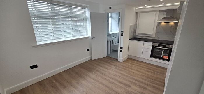 Studio To Rent In Banstock Road, Edgware, HA8