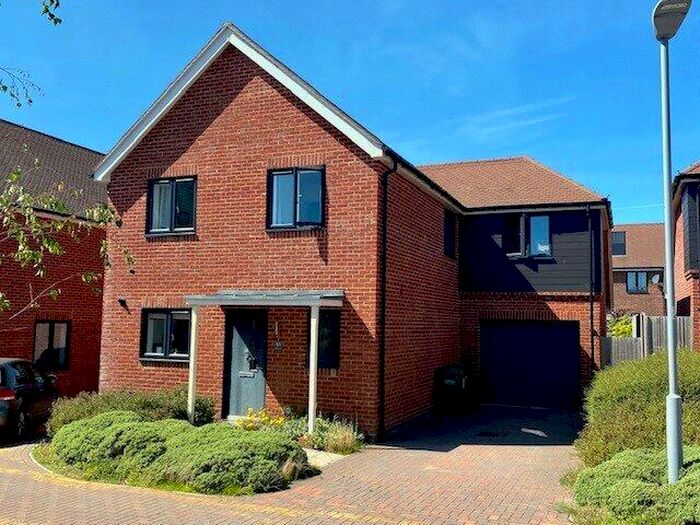 4 Bedroom Detached House To Rent In Catland Copse, Bursledon, Southampton, Hampshire, SO31