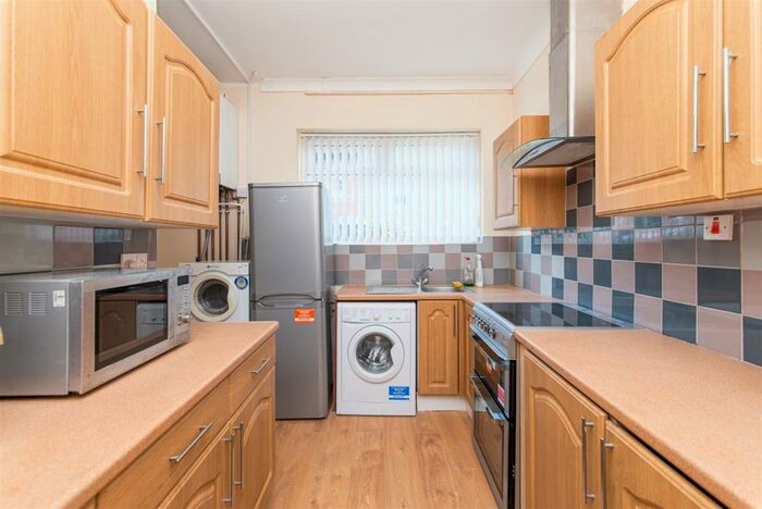 2 Bedroom Flat To Rent In Stratford Road, Heaton, Newcastle Upon Tyne, NE6