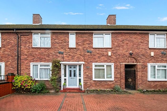 3 Bedroom Terraced House For Sale In Prestwick Close, Southall, UB2