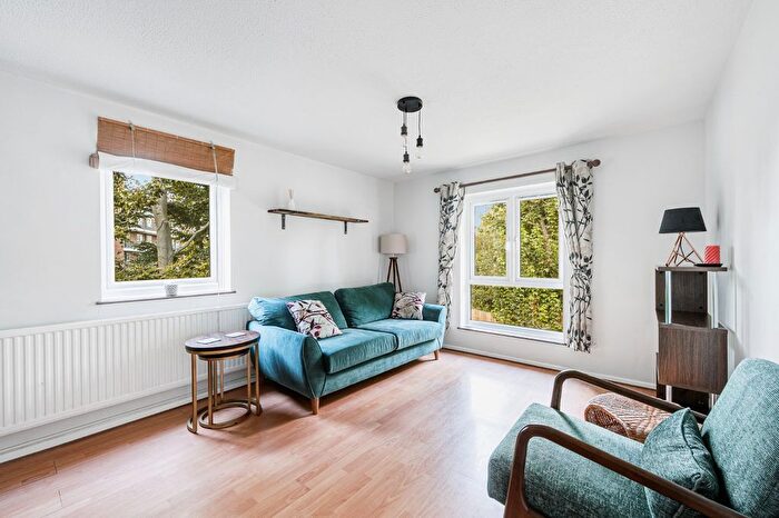 1 Bedroom Flat To Rent In Anstice Close, Chiswick, W4