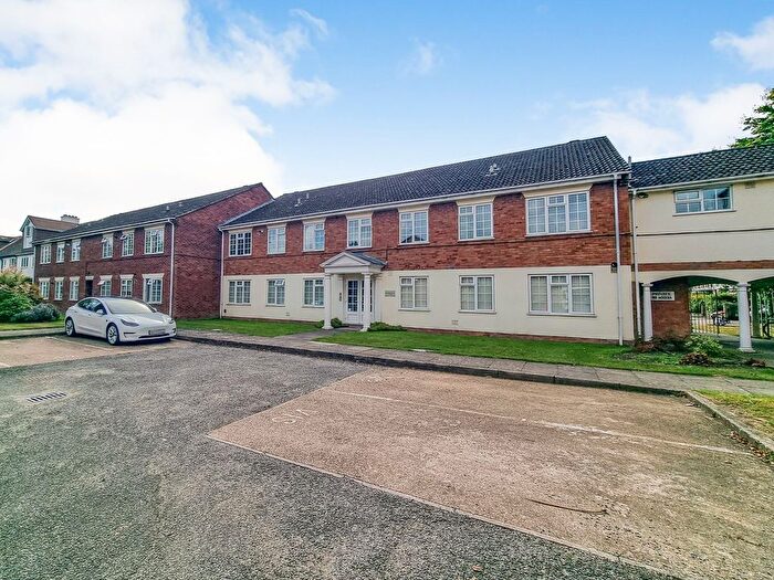 1 Bedroom Flat To Rent In Abbottsmede Close, Twickenham, TW1