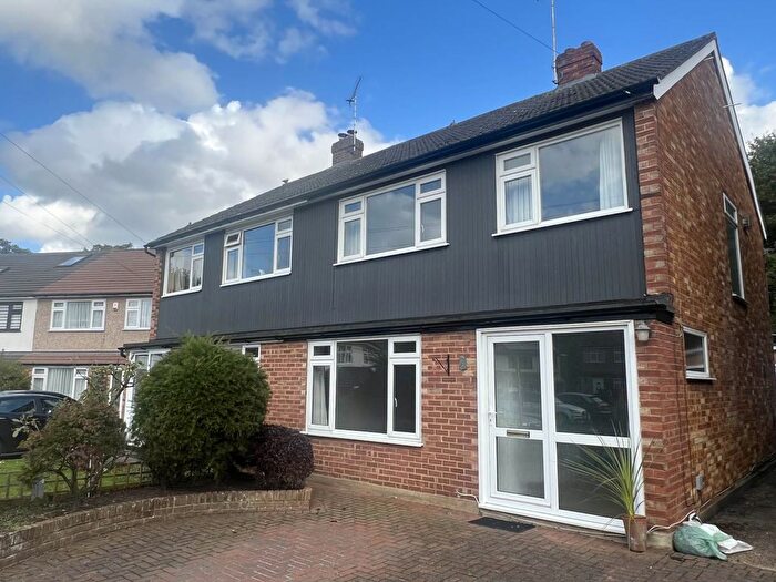 3 Bedroom Semi-Detached House To Rent In Newlands Close, Brentwood, CM13