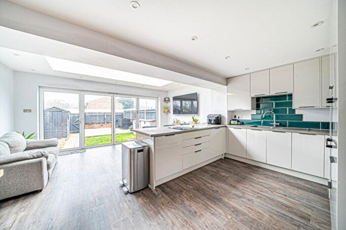 3 Bedroom Terraced House For Sale In Alliston Way, Whitchurch, RG28