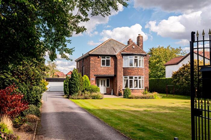 4 Bedroom Detached House For Sale In West Winds, Scholes Lane, Scholes, LS15