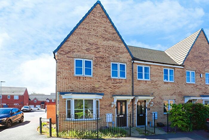 3 Bedroom End Of Terrace House For Sale In Everest Way, Peterborough, PE7