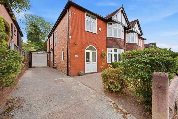 4 Bedroom Semi-Detached House For Sale In Light Oaks Road, Salford, M6
