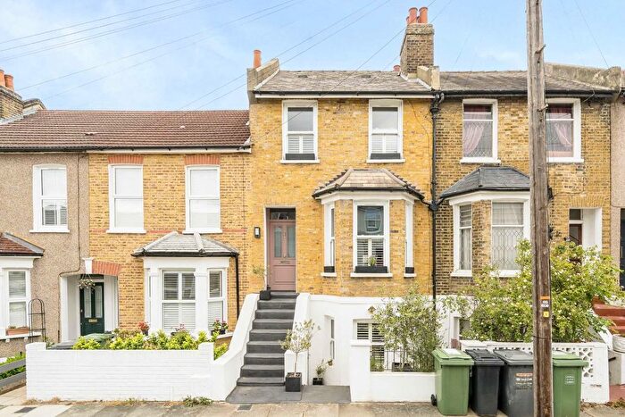 4 Bedroom Property For Sale In Waite Davies Road, London, SE12