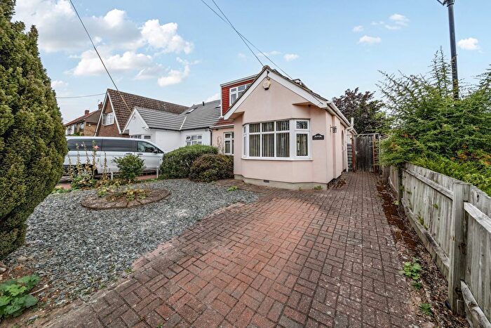 3 Bedroom Bungalow For Sale In Rollo Road, Hextable, Swanley, BR8