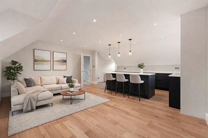 2 Bedroom Flat To Rent In Princes Way, London, SW19