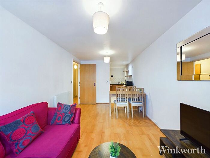 2 Bedroom Flat To Rent In Singapore Road, London, W13