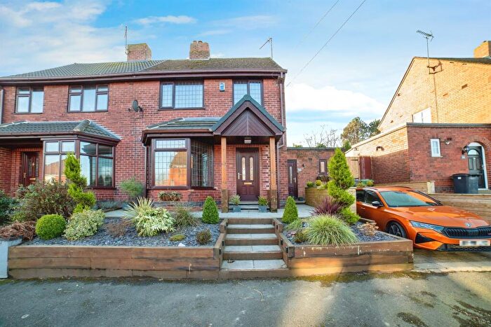 3 Bedroom Semi-Detached House For Sale In Hawthorne Avenue, Tibshelf, Alfreton, DE55