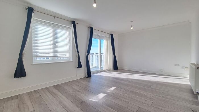 3 Bedroom Property To Rent In Kenilworth Close, Brighton, BN2