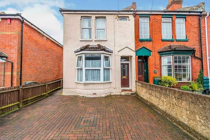 4 Bedroom Property To Rent In Langhorn Road, Southampton, SO16