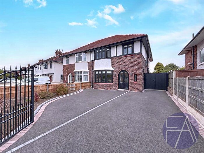 3 Bedroom Semi-Detached House To Rent In Lynton Road, Southport, PR8