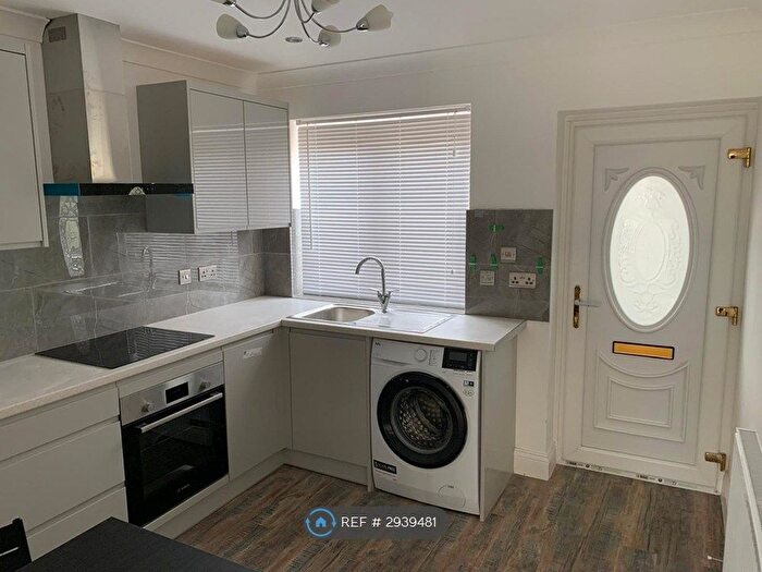 Studio To Rent In Chadwell Heath, Romford, RM6