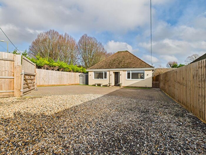 4 Bedroom Detached Bungalow For Sale In Roman Road, Basingstoke, RG23