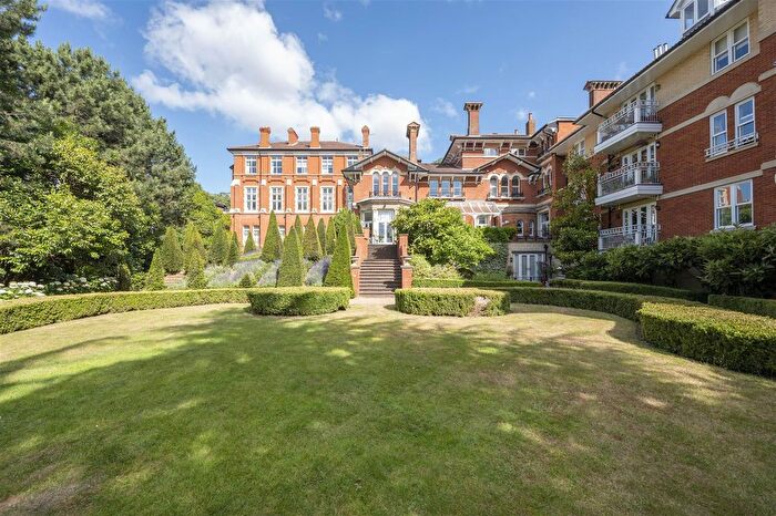 3 Bedroom Flat For Sale In Claremont Lodge, The Downs, Wimbledon, SW20