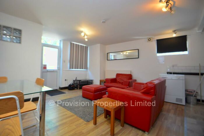 2 Bedroom Flat To Rent In Brookfield Place, Headingley, Leeds, LS6