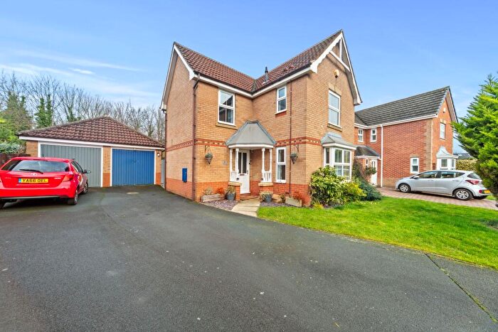 3 Bedroom Detached House For Sale In The Wickets, Leeds, LS15