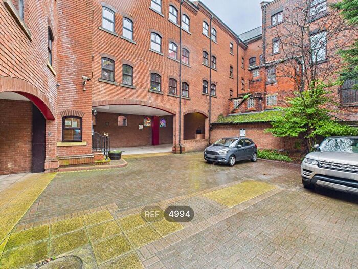 2 Bedroom Apartment To Rent In , Riverside Court, Leeds, LS1