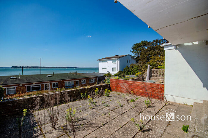 2 Bedroom Apartment For Sale In Chaddesley Glen, Poole, BH13