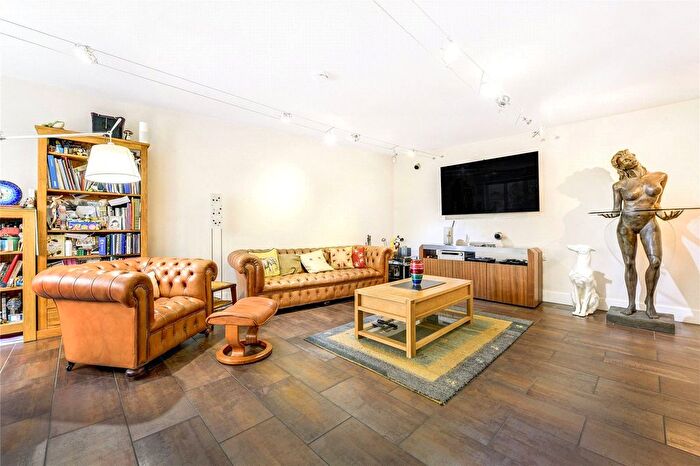 2 Bedroom Flat To Rent In East Block, Forum Magnum Square, London, SE1