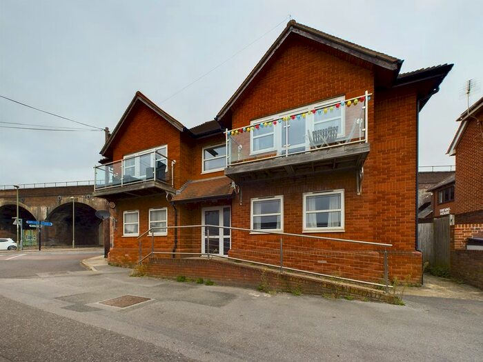 1 Bedroom Flat To Rent In Upper Wharf, Fareham, PO16