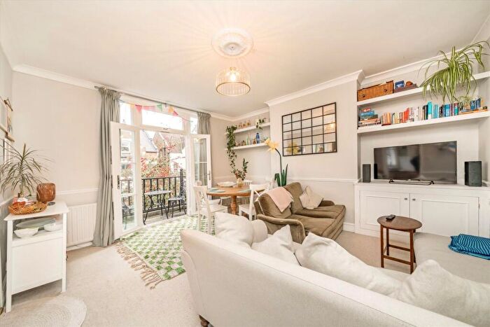 3 Bedroom Flat For Sale In Romola Road, Herne Hill, SE24