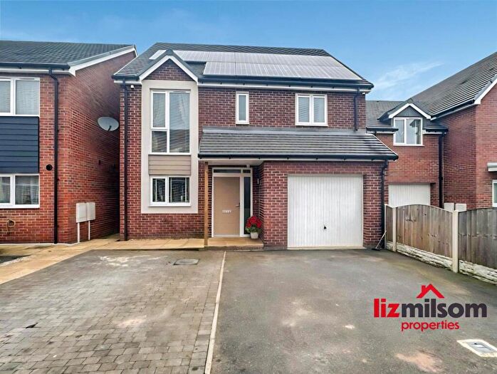 4 Bedroom Detached House For Sale In Lamplight Way, Castle Gresley, Swadlincote, DE11