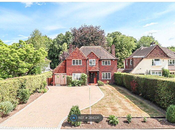 3 Bedroom Detached House To Rent In Southdown Road, Harpenden, AL5