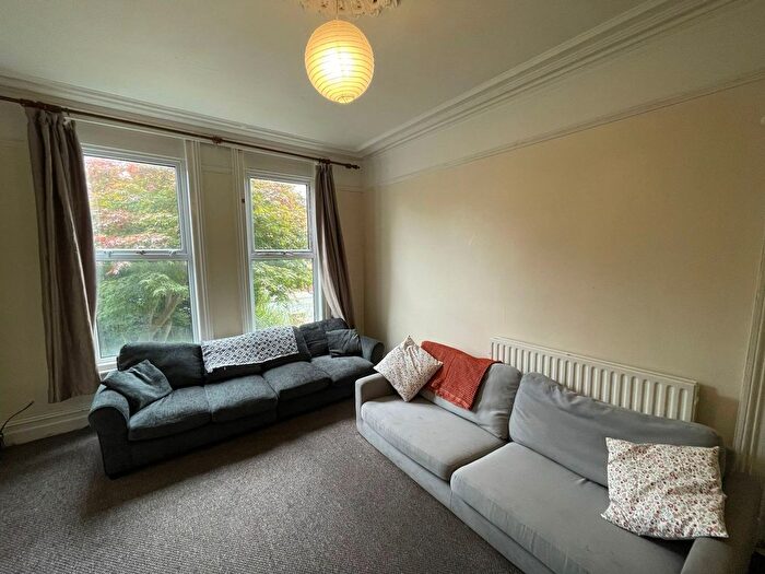 5 Bedroom Semi-Detached House To Rent In Lombard Grove, Manchester, M14