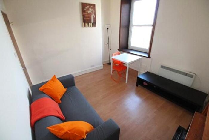 1 Bedroom Flat To Rent In Walker Place, Aberdeen, AB11