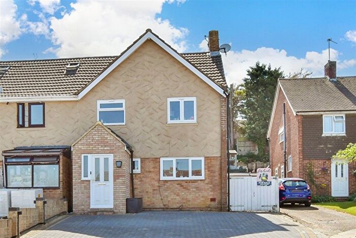 3 Bedroom Semi Detached House For Sale In Walnut Close, Chatham, Kent, ME5