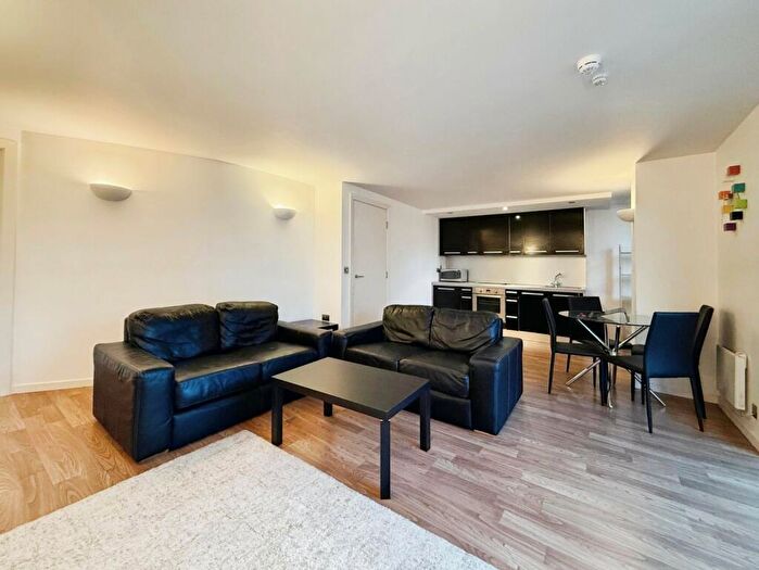 2 Bedroom Flat To Rent In West Point, Wellington Street, Leeds, LS1