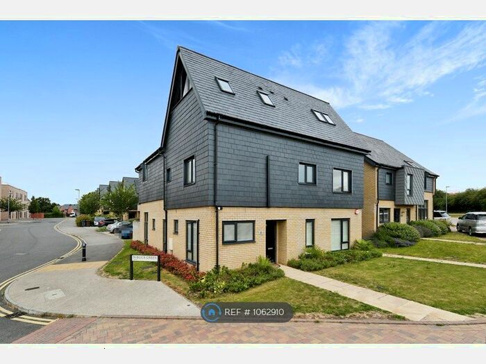 5 Bedroom Detached House To Rent In Niblick Green, Chelmsford, CM3