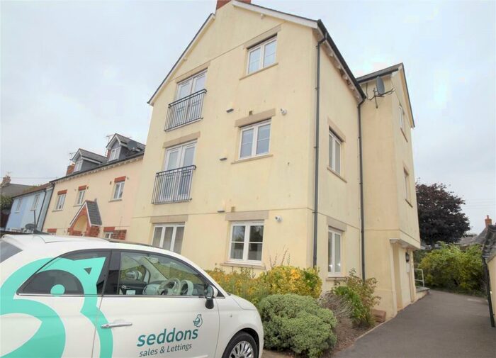 2 Bedroom Flat To Rent In Green Acre, Halberton, Tiverton, EX16