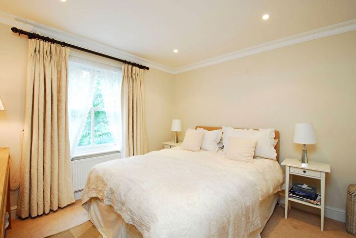 1 Bedroom Flat To Rent In Courtfield Gardens, South Kensington, London, SW5