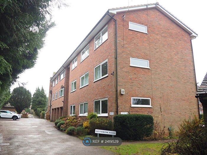 3 Bedroom Flat To Rent In Levylsdene, Guildford, GU1