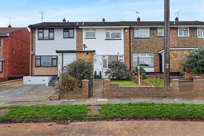 3 Bedroom Terraced House For Sale In Boundary Road, Leigh-On-Sea, SS9