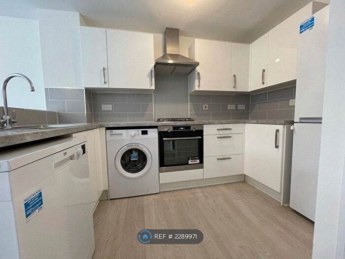 5 Bedroom End Of Terrace House To Rent In Stratford House Road, Birmingham, B5