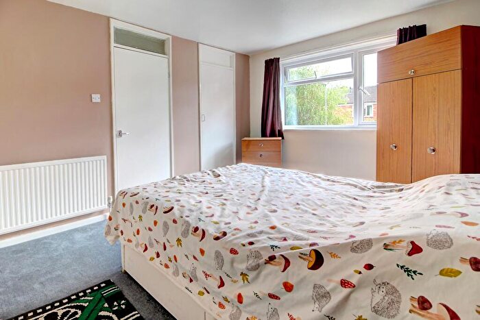 3 Bedroom End Of Terrace House For Sale In Culver Road, Basingstoke, RG21